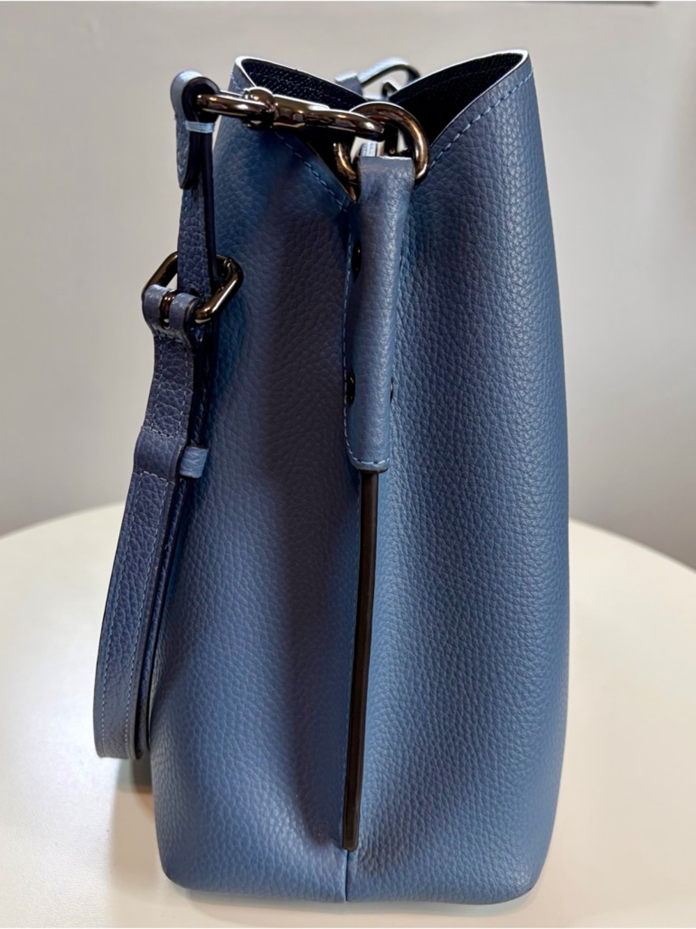 Coach Willow Blue Pebbled Leather Turnlock Crossbody Shoulder Bag EUC MSRP $395 - Picture 4 of 16